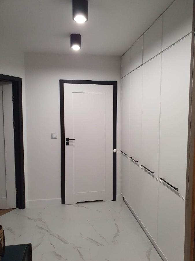 Apartament 3 Pokojowy Lub Pokoj W Mieszkaniu W Nowym Bloku 바르샤바 외부 사진