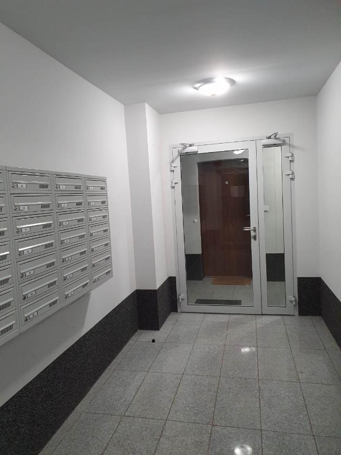 Apartament 3 Pokojowy Lub Pokoj W Mieszkaniu W Nowym Bloku 바르샤바 외부 사진